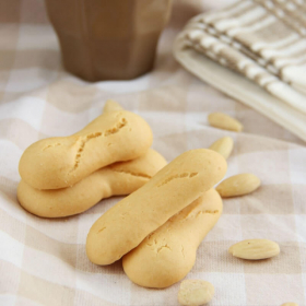 Trockene Proteinkekse mit Mandeln