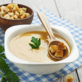 Hyperproteinhaltige Suppe 8 Gemüse und Croutons